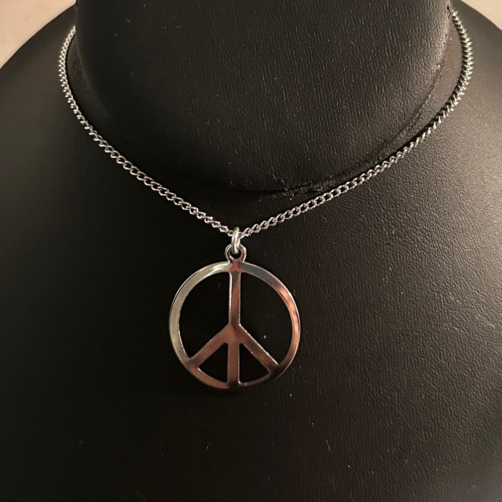 🍓DEADSTOCK 1980’s VINTAGE SILVER PEACE SIGN NECKLACE